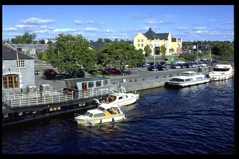 Luxury Town House-apartment Appartamento Carrick on Shannon